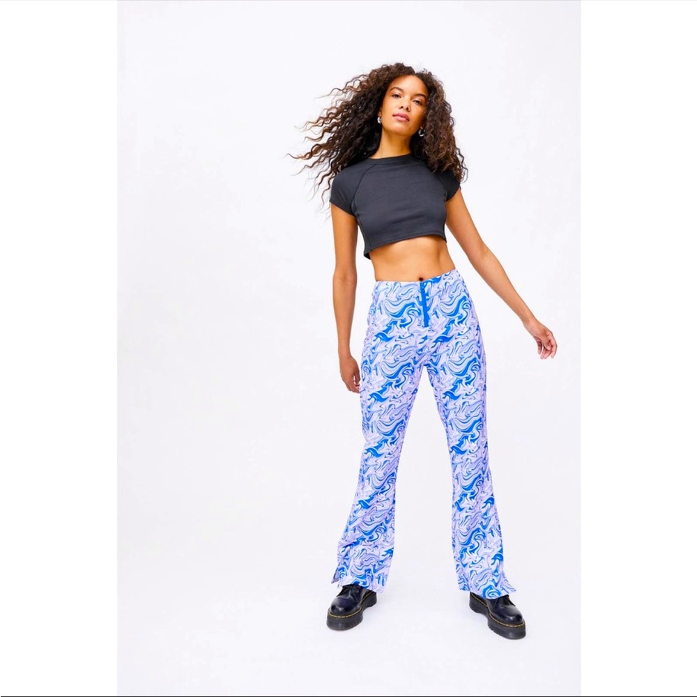 Urban Outfitters Hosbjerg Adele Pants Size S 6 Printed Flare $208 Purple Liquid